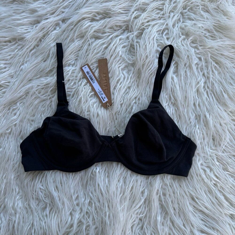 SKIMS Black Underwire Scoop Bra